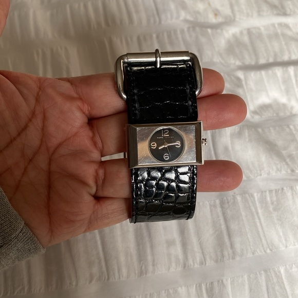 Marc Jacobs Unique Black Alligator Watch - Picture 3 of 3